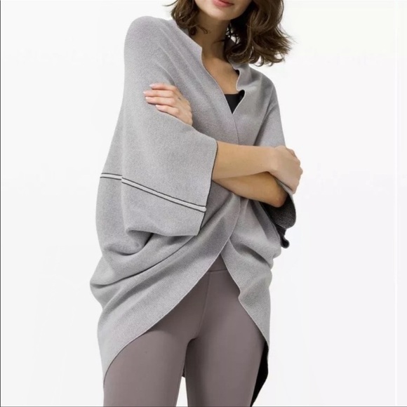 Lululemon Exaltation Wrap Black / Silver Ice - Picture 1 of 9